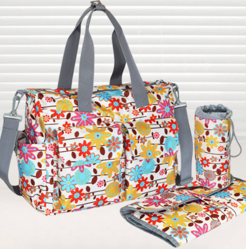 Best Selling Adorable and Trendy Diaper Bags with 6 Pieces